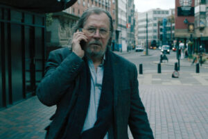 Una de las mejores series de espías es también una de las que menos se habla. Está protagonizada por Gary Oldman y en 2 días regresa con su temporada 4