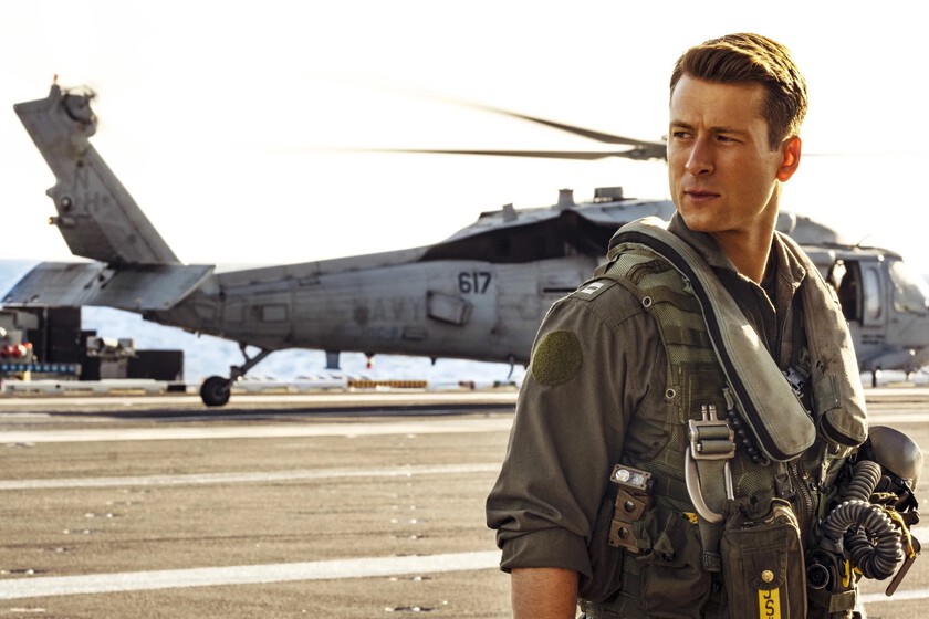Glen Powell sigue postulándose como el sucesor perfecto para Tom Cruise, y su modo de abordar su trabajo lo confirma
