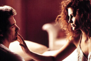 "No teníamos química". Richard Gere recuerda cómo hizo una de las escenas más míticas de 'Pretty Woman' junto a Julia Roberts