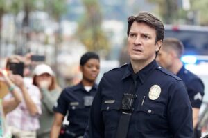 "Tengo que compartir la verdad con vosotros". La actriz que abandonó 'The Rookie' tras denunciar haber sido acosada sexualmente en la serie con Nathan Fillion y que nadie la creyese