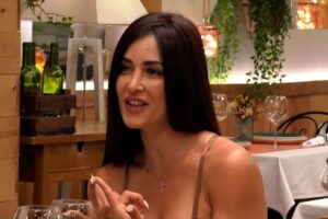 'First Dates', un soltero de Sagunto se niega en redondo ante la atrevida proposición de su cita. "Si tiene la boca sucia, no podría"