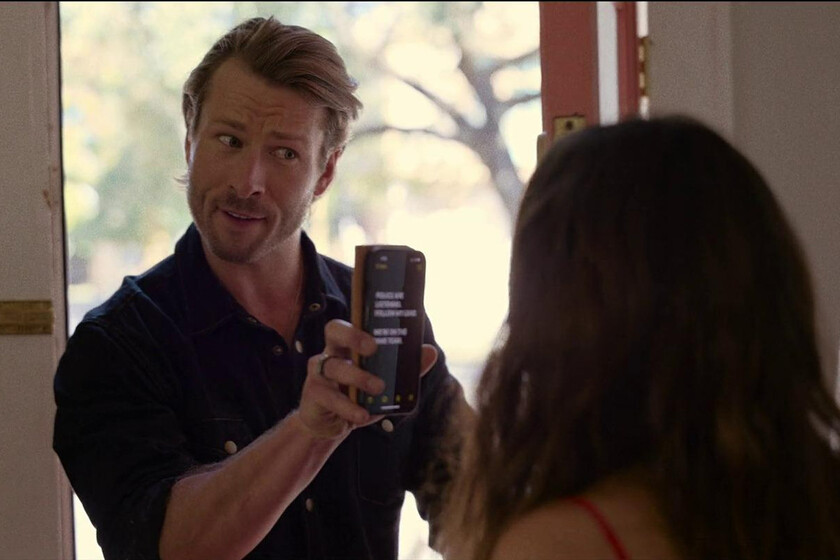 Llega a Prime Video una de las películas más frescas del año, con el mejor Glen Powell pasándoselo en grande