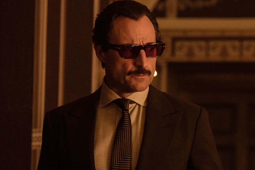 Ya sabemos quién es Mark Strong en 'El Pingüino'. La creadora de la serie desvela por qué decidieron sustituir a John Turturro