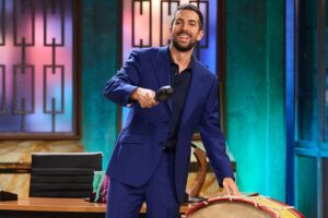 'La revuelta'. Quién es "el hombre mágico" y por qué aparece en todos los programas