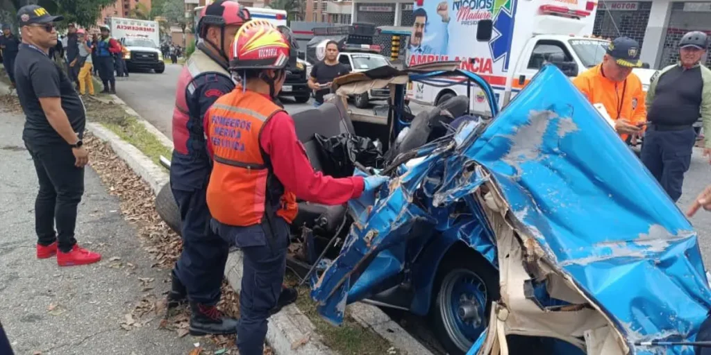 3 muertos y 10 heridos en accidente vial en Mérida