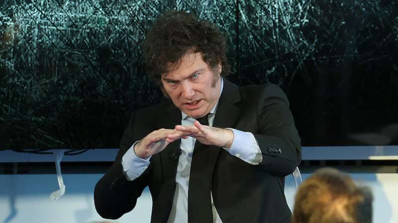 Acuerdan orden de aprehensión contra Javier Milei