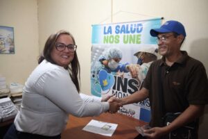 Alrededor de 1.500 lentes recibieron monaguenses a través del 1x10