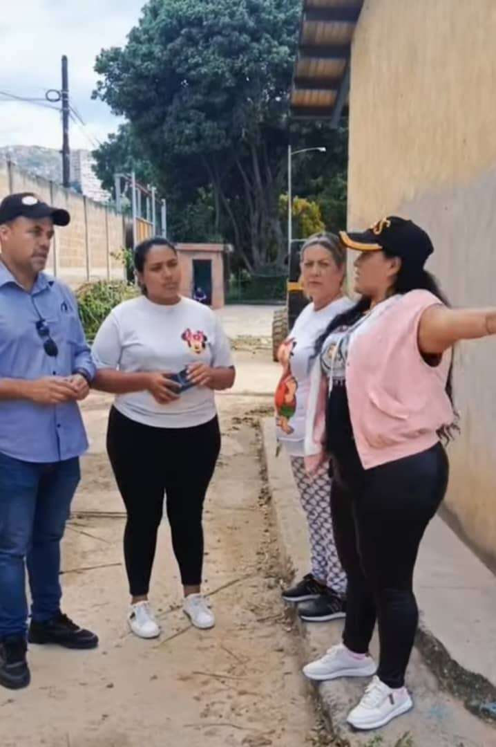 Avanza construcción del muro en la escuela "José Gervasio Artigas"