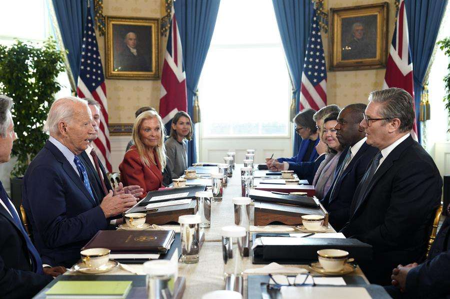 Biden y Starmer embarcan a Zelenski con aprobación de uso de misiles contra Rusia