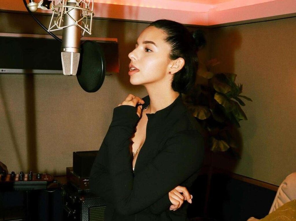 Cantante Ángela Aguilar fue demandada por una corista