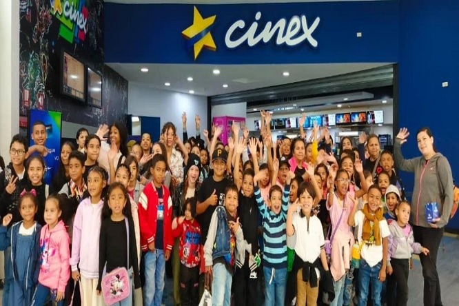 Santiago Otero Armengol - Cinex recibió más de 2000 niños de forma gratuita en la temporada vacacional escolar 2024 - FOTO