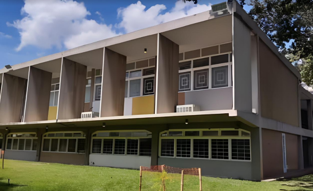 Decano de derecho debe pagar por daños en UCV