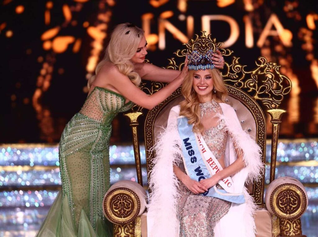 Denuncian al Miss Mundo por no aceptar mujeres con hijos