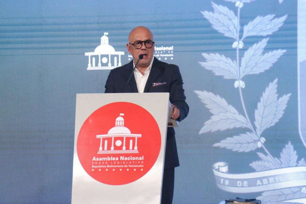 Difunden audios que prueban distención en reunión con González Urrutia