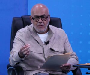 Edmundo González se reunió con empresarios españoles para martillarlos