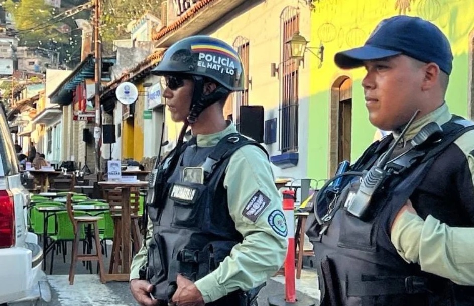 Una pareja asesinó de múltiples puñaladas a un sexagenario dentro de su apartamento en El Hatillo