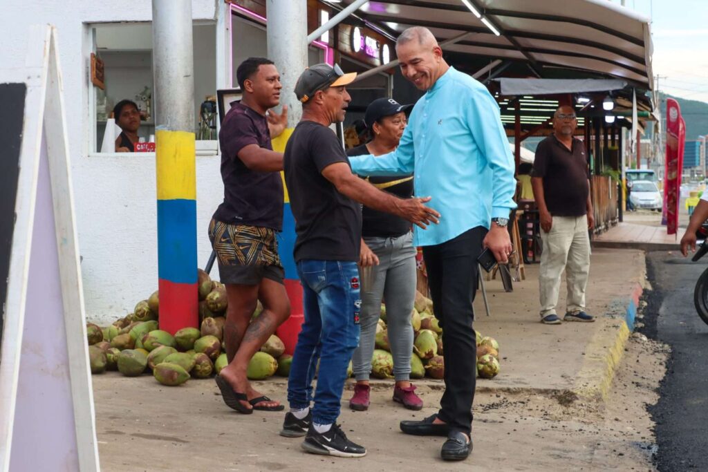 Embellecen parador turístico Las Cocadas en Puerto La Cruz