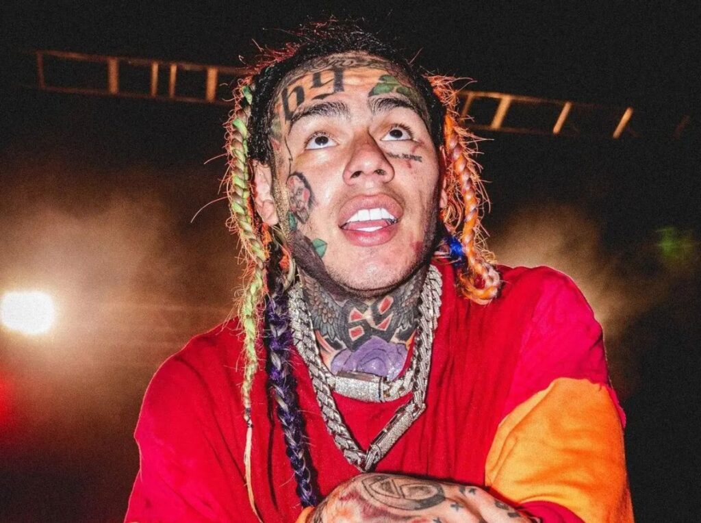 Emiten orden de arresto internacional contra el rapero Tekashi 69