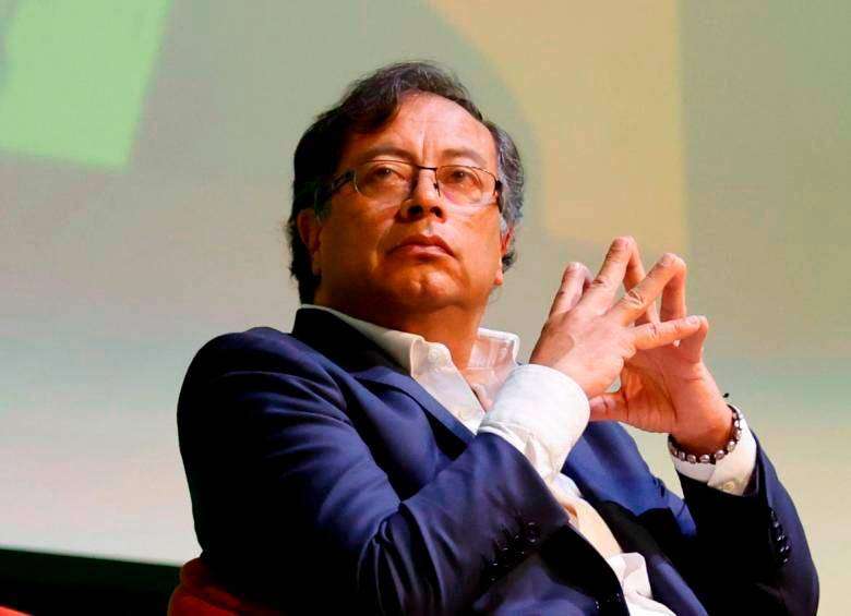 Gustavo Petro se mueve en aguas turbulentas