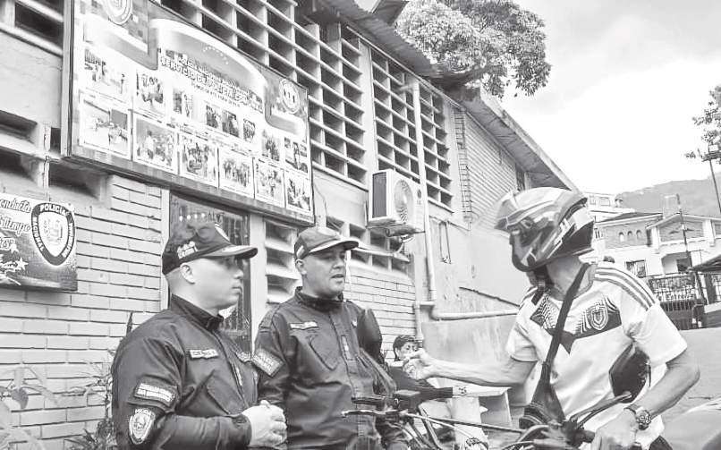 Hacinamiento de gatos generó impasse en edificio de San Bernardino