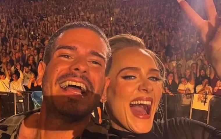 Adele subió al escenario a un fanático en pleno show y así reaccionó cuando supo que era venezolano