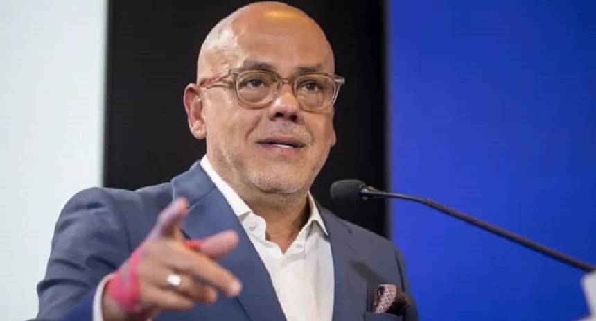 Jorge Rodríguez acusa a EEUU de financiar comunicados en redes sociales