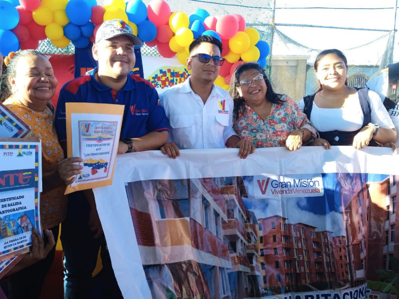Jueves de vivienda en Falcón entrega 150 títulos de propiedad