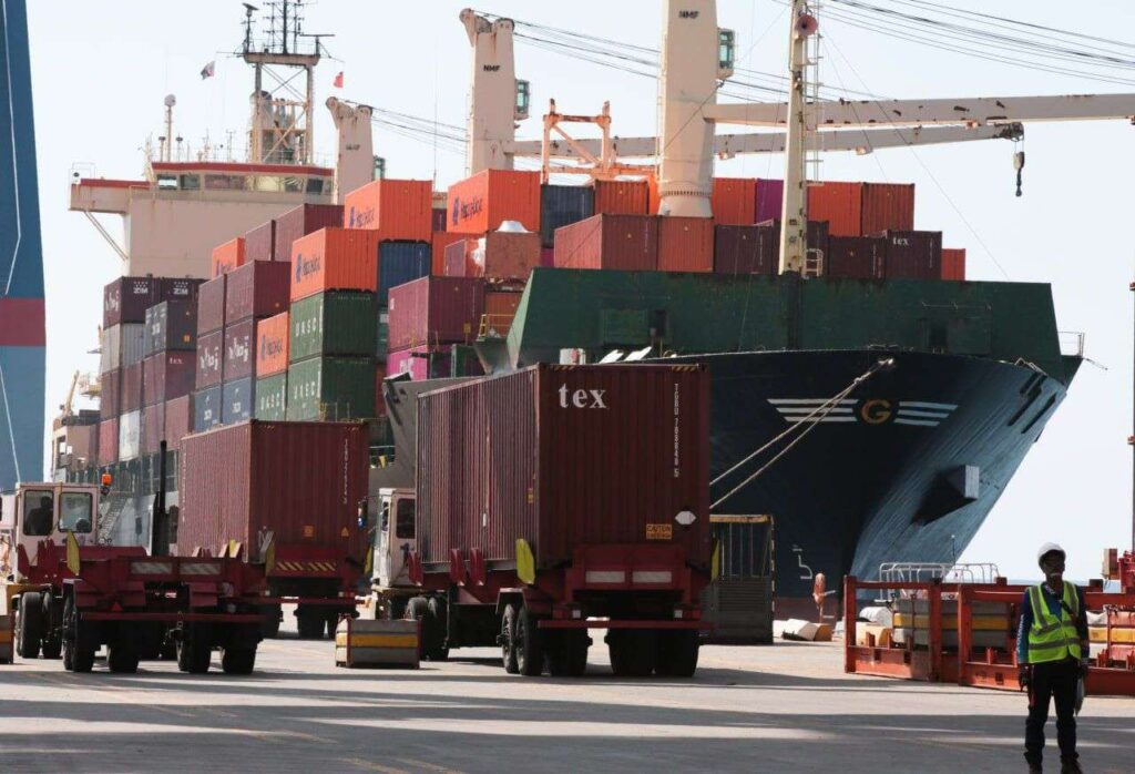 Maduro crea el Estado Mayor de Exportaciones no Petroleras