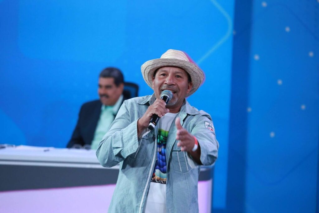 Maduro invita al ejercicio de "nuestra identidad cultural" ante "la decadencia occidental"