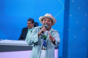 Maduro invita al ejercicio de "nuestra identidad cultural" ante "la decadencia occidental"