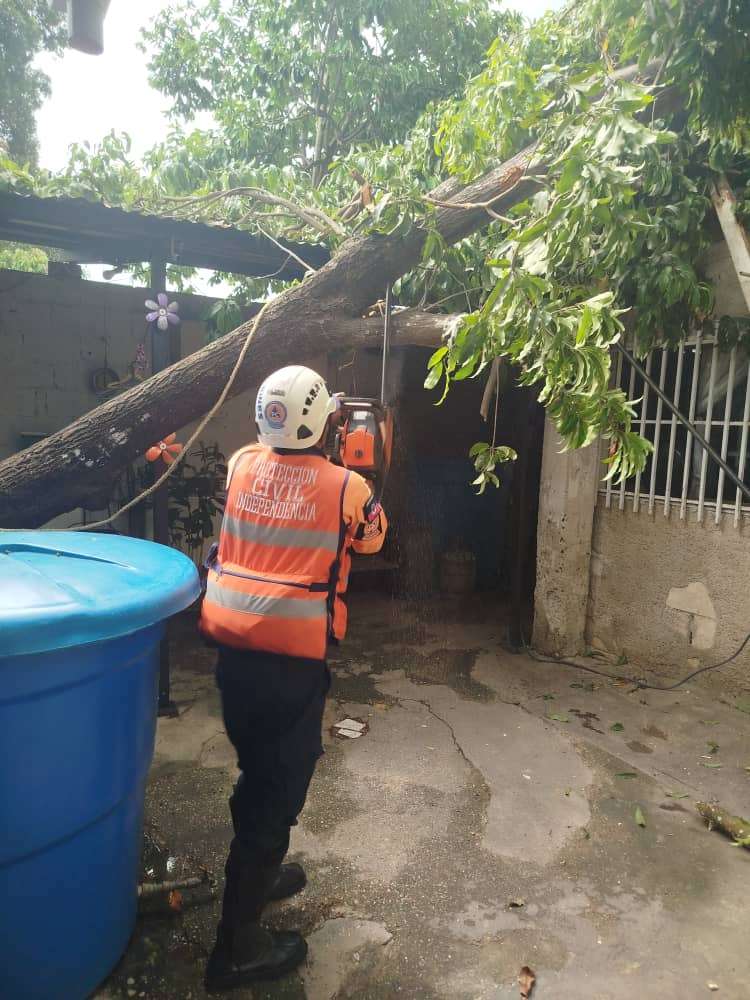 Más de 10 comunidades afectadas por las lluvias en Santa Teresa del Tuy