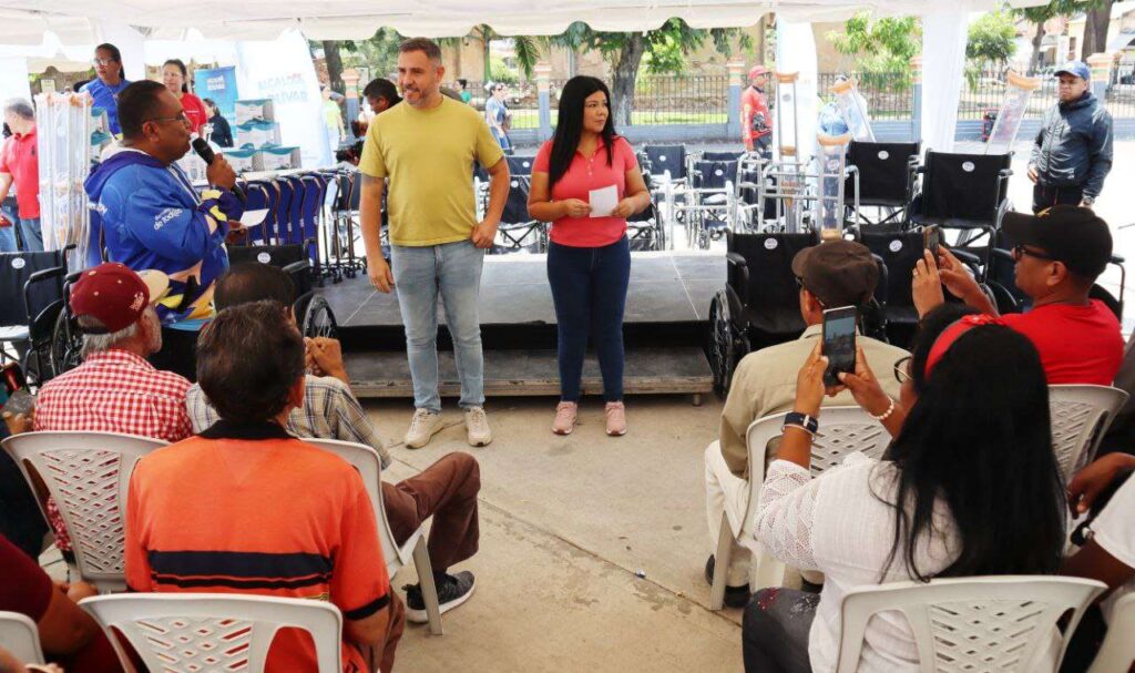 Más de 100 ayudas entregaron en Barcelona a través del 1x10