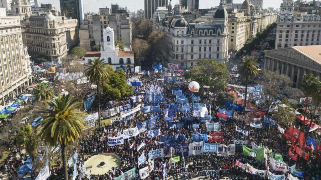 Más de 200 organizaciones sociales argentinas repudian lawfare contra Venezuela