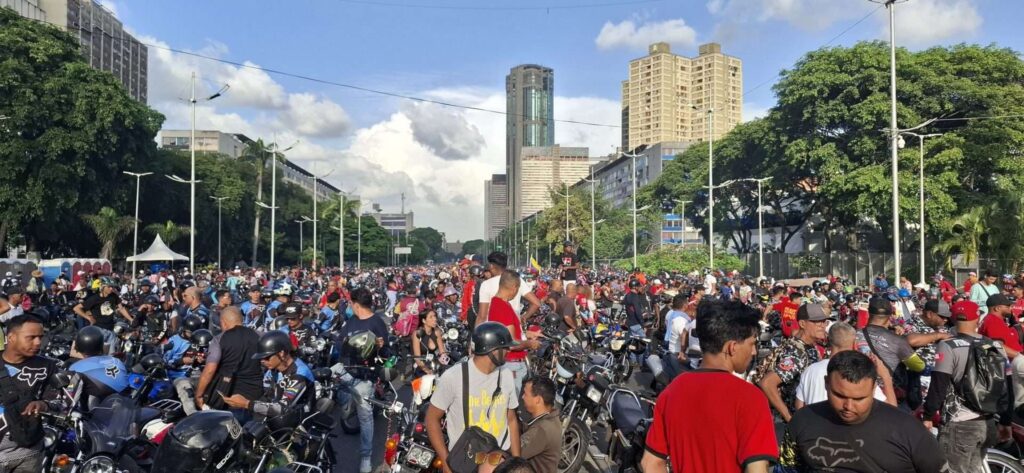 Más de mil 500 motorizados salieron a celebrar el triunfo de Maduro