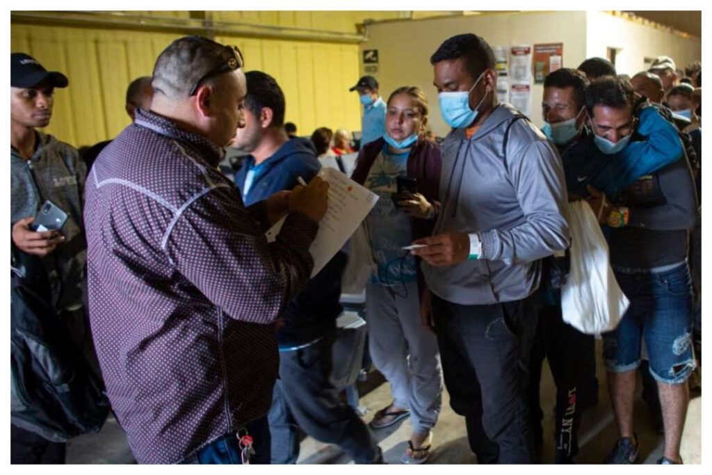 Migrantes con “parole humanitario” en EEUU deben cambiar estatus o serán deportados