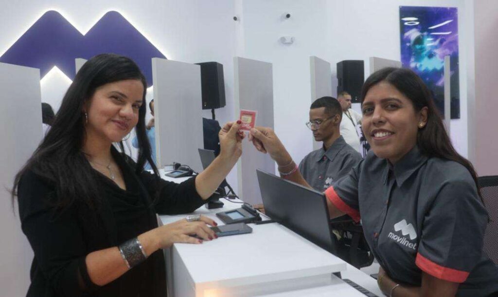 Movilnet inaugura nuevo Centro de Negocios en La Candelaria