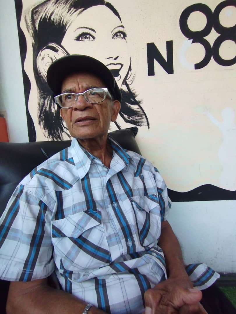 Orángel Millán anda sembrando décimas