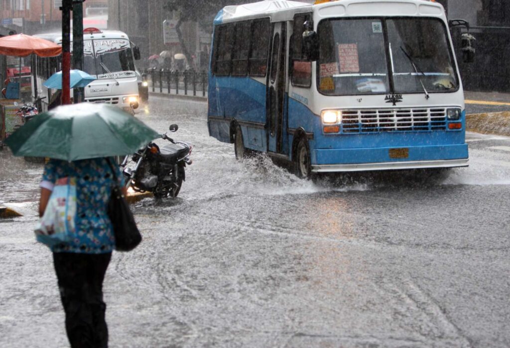 Prevén continua nubosidad parcial para este lunes