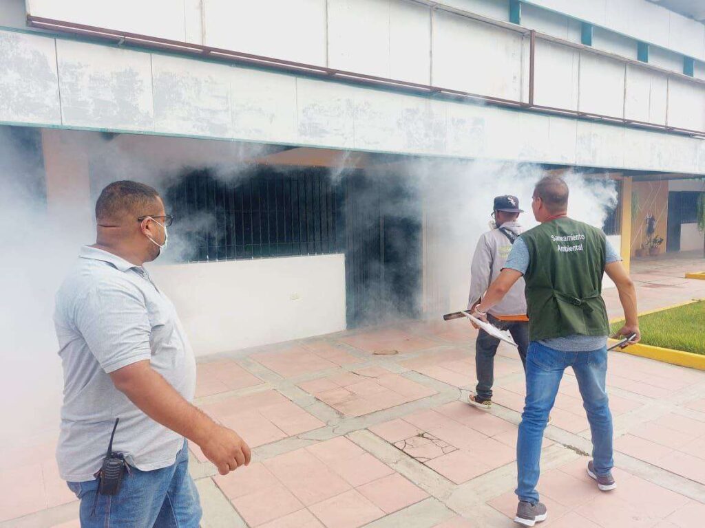 Realizan jornadas de fumigación en cementerios de Maracay