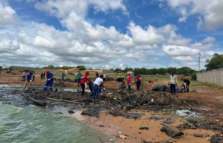 Recogieron 350 toneladas de basura en playas de San Francisco 