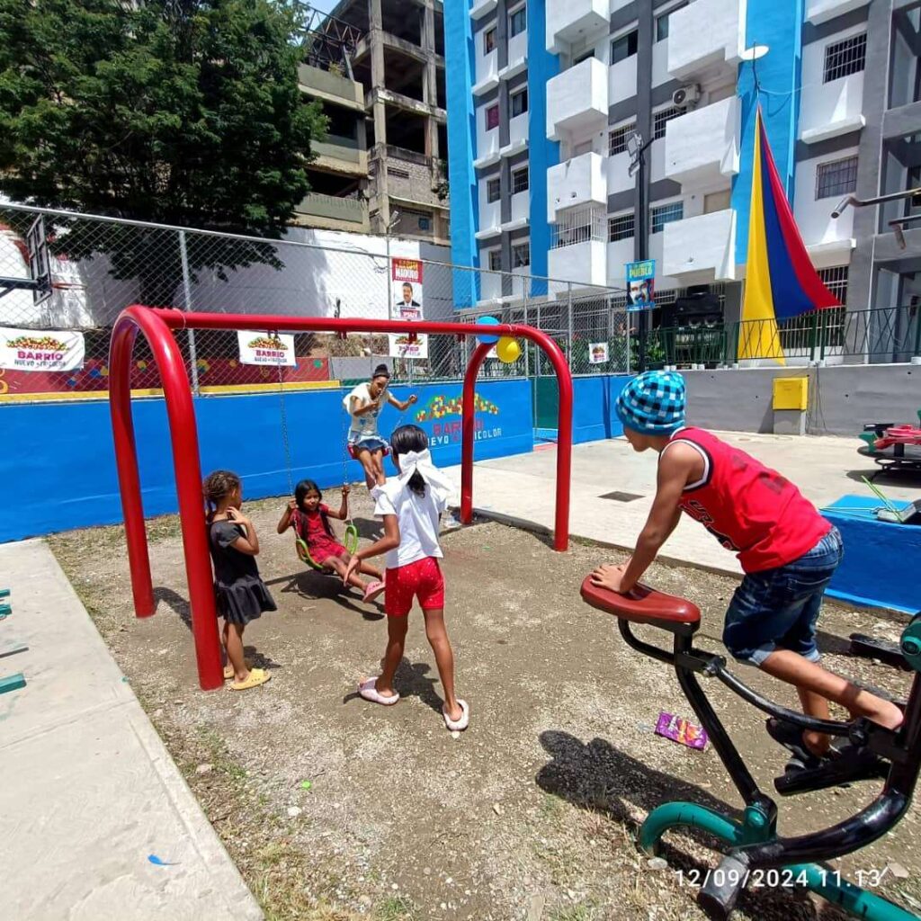 Reinauguraron plaza y parque refaccionados en Ciudad Lebrún