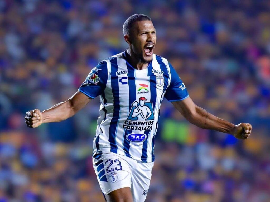 Salomón marcó y guió triunfo del Pachuca