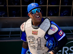 Salvador Pérez honra legado de Roberto Clemente