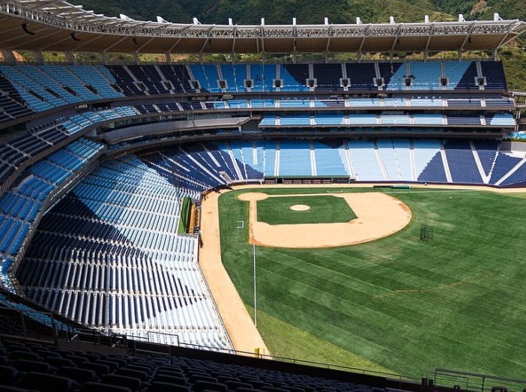 Serie internacional en Caracas está en 3 y 2