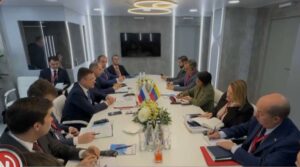 Venezuela y Rusia revisan agenda en materia energética