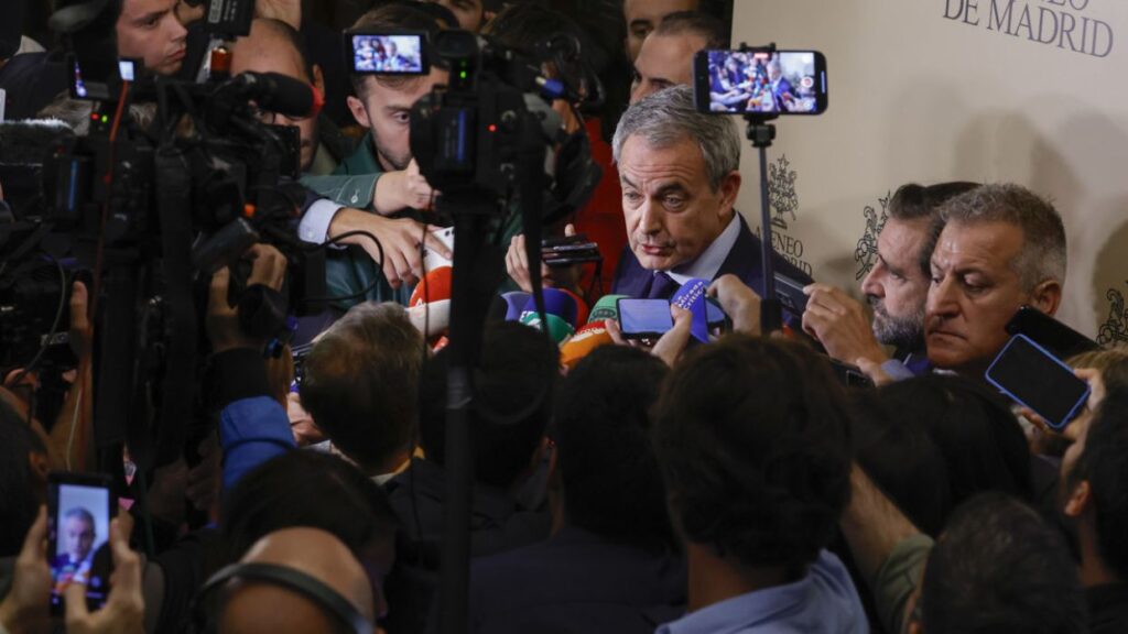 Zapatero afirma que facilitó la llegada de Edmundo González a España