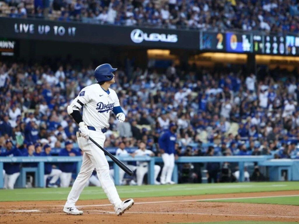 ¡Oficial! Ohtani es el primer jugador en lograr un 50-50