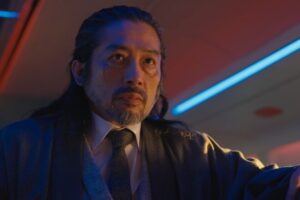 Hoy en TV, una de las comedias de acción más divertidas de los últimos años con el protagonista de 'Shogun'