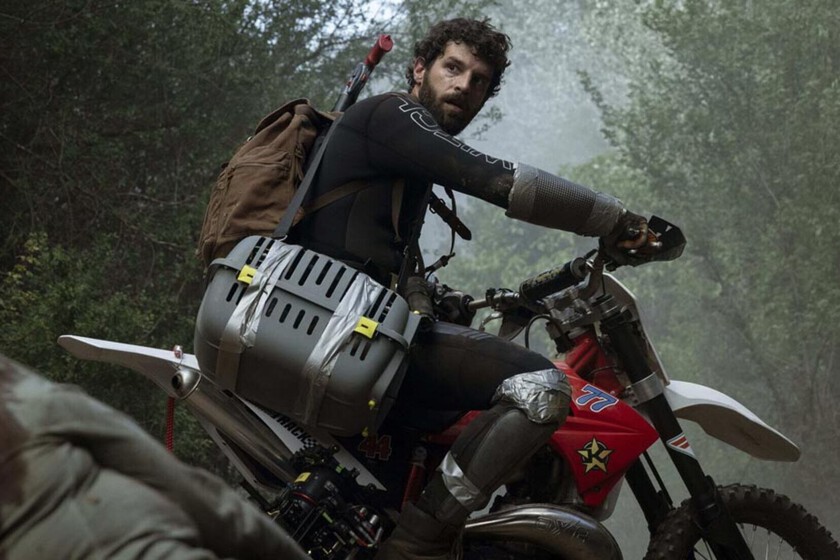 'Apocalipsis Z: el comienzo del fin' (2024), crítica | Encuentra el tono perfecto en la hecatombe gallega pero se equivoca al cambiarlo por un simple folletín de aventuras zombi