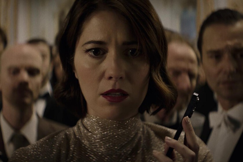 'Rich Flu' (2024), crítica | Tiene un inicio arrollador pero se queda a años luz de 'El Hoyo': la película se equivoca al sustituir el "eat the rich" por un cine social fuera de lugar